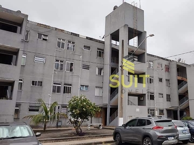 Apartamento em Conjunto Habitacional Presidente Castelo Branco, Carapicuíba/SP de 42m² 2 quartos à venda por R$ 196.000,00