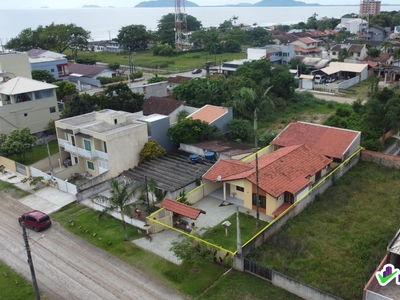 Casa em Balneário Princesa Do Mar, Itapoá/SC de 187m² 5 quartos à venda por R$ 649.000,00