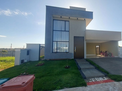 Casa em Jardim Cristal, Aparecida de Goiânia/GO de 157m² 3 quartos à venda por R$ 1.199.000,00
