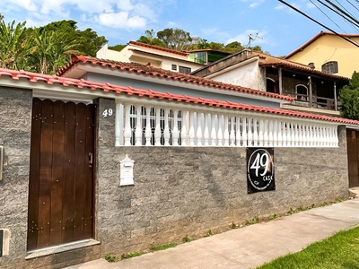 Casa em Piratininga, Niterói/RJ de 124m² 3 quartos para locação R$ 3.400,00/mes