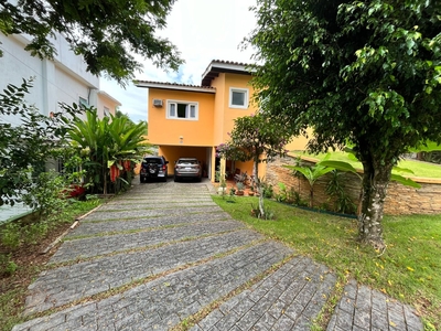 Casa em Sapê, Niterói/RJ de 255m² 4 quartos à venda por R$ 599.000,10