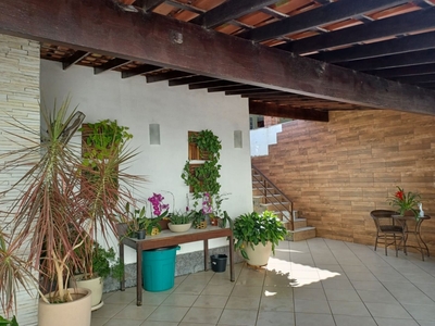Casa em Sapê, Niterói/RJ de 350m² 5 quartos à venda por R$ 799.000,00