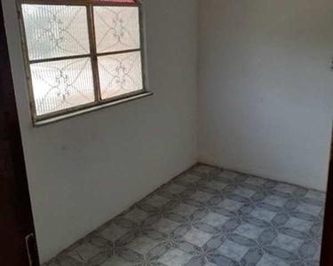 Alugo casa sobrado com 2 quartos