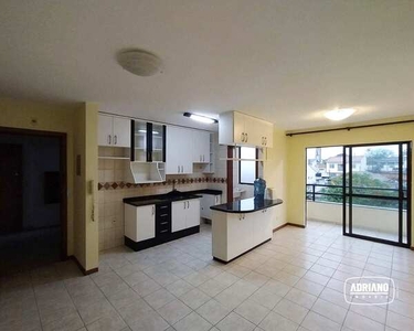 Apartamento com 2 dormitórios para alugar, 70 m² por R$ 2.477,81/mês - Capoeiras - Florian