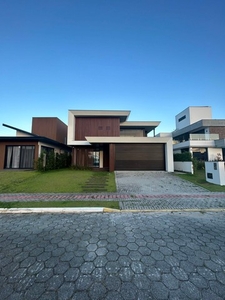 Casa à venda no bairro Palhocinha - Garopaba/SC