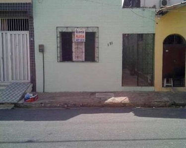 Casa com 2 dormitórios para alugar por R$ 700/mês - Damas - Fortaleza/CE