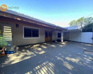 Casa com 3 dormitórios para alugar, 250 m² por R$ 5.850,00/mês - Parque Continental - São