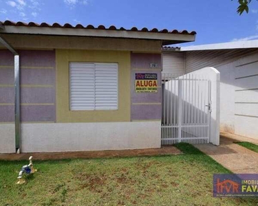 Casa com 3 dormitórios para alugar por R$ 900,00/m