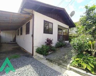 Casa para locação, em excelente localização no Bairro Vila Nova!
