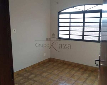 Casa Sobreloja - Cidade Morumbi - 3 Dormitórios - 110m²