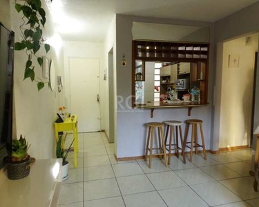 ![CDATA[Apartamento de 02 dormitórios e vaga, na Antonio de Carvalho, no bairro Jardim Ca