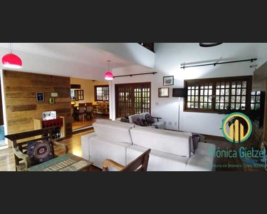 Linda casa com 3 suites principais - Cond. Parque das Artes