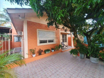 Casa Com 4 Quartos, 181 M², À Venda Por R$ 460.000