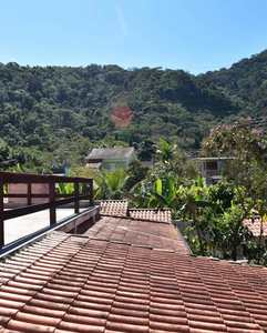 Casa Com Três Quartos Em Santo Aleixo