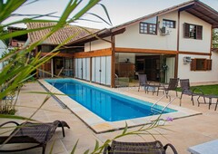 Casa da Raia para até 27 pessoas com ar condicionado e piscina
