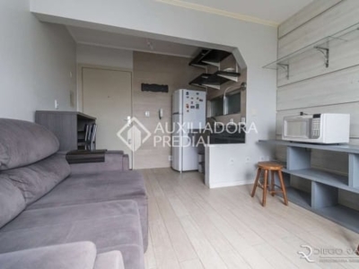 Apartamento com 1 quarto para alugar na rua duque de caxias, 1735, centro histórico, porto alegre, 31 m2 por r$ 1.600