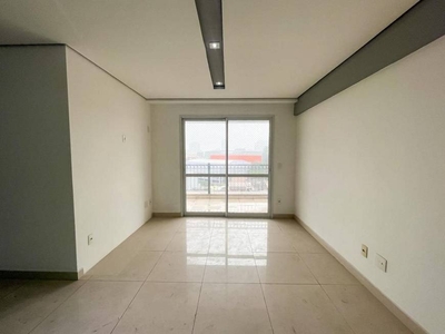 Apartamento com 3 Quartos e 2 banheiros à Venda, 92 m² por R$ 715.000