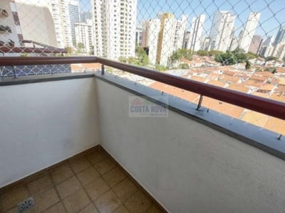 Apartamento com 3 quartos, sala com varanda, 2 vagas de garagem, condomínio com piscina