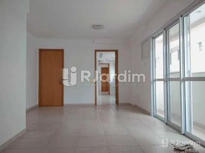 Apartamento para alugar em Botafogo de 94.00m² com 2 Quartos, 1 Suite e 1 Garagem