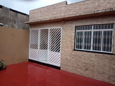 Casa com 2 Quartos e 2 banheiros à Venda, 148 m² por R$ 90.000
