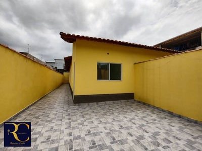 Casa com 2 Quartos e 2 banheiros à Venda, 65 m² por R$ 220.000