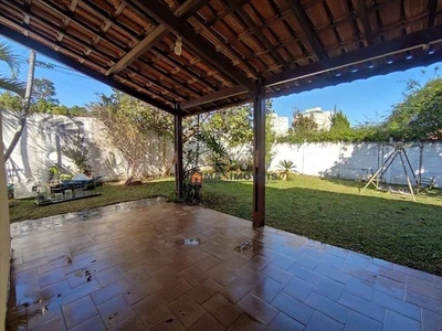 Casa com 3 dormitórios para alugar, 186 m² por R$ 4.000,00/mês - Vila Helena - Atibaia/SP