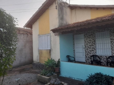 Casa com 3 Quartos e 1 banheiro à Venda, 150 m² por R$ 65.000