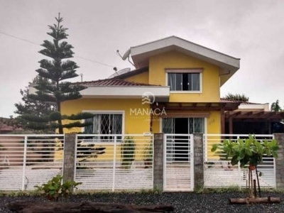 Casa de 3 quartos sendo 1 suíte localizada no bairro los angeles em barra velha - sc