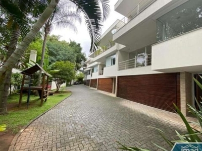 Casa em condomínio fechado com 425 m², 4 suítes e 4 vagas no brooklin paulista!