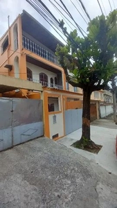 Casa em Rua Tranquila e sem saída entre V.da Penha/Irajá e Vista