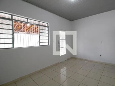 Casa para Aluguel - Vila Hortência, 2 Quartos, 180 m2