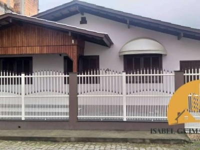 Casa quadra mar, 4 dormitórios, ótima localização, gravatá navegantes