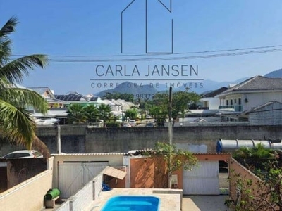 Excelente casa de vila com piscina em vargem pequena