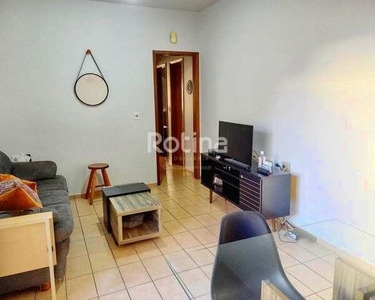 Apartamento à venda, 3 quartos, 1 suíte, 1 vaga, Umuarama - Uberlândia/MG