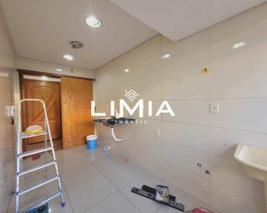 Apartamento de 02 dormitórios amplo, com piso laminado, teto com rebaixamento em gesso pro