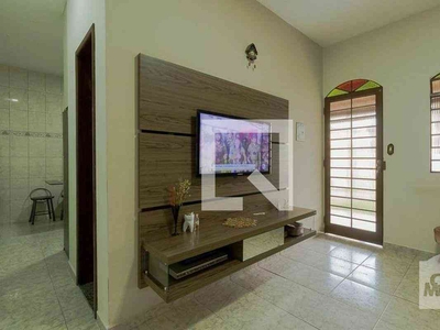 Casa com 2 quartos à venda no bairro Fonte Grande, 360m²
