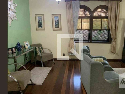 Casa com 3 quartos à venda no bairro Planalto, 256m²