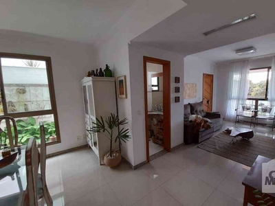 Casa com 3 quartos à venda no bairro Trevo, 190m²