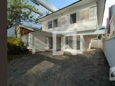 Casa com 5 quartos à venda no bairro Santo Antônio, 350m²