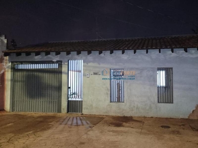 Casa Térrea com 3 Quartos à Venda por R$ 240.000