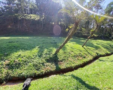 Terreno em São Lourenço da Serra medindo 3.000,00 m² com riacho