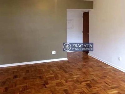 Apartamento com 64m², reformado, com 02 dormitórios, cozinha equipada e 01 vaga, para loca