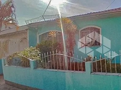 Casa bem localizada em Flor de Napolis