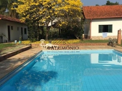 Casa com 3 quartos, sendo 1 suíte, 430m² construída, 1.985m² terreno, à venda por r$ 1350.000,00. condomínio morada do sol - santana de parnaíba/sp.