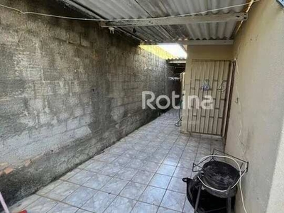 Casa para alugar, 2 quartos, 1 vaga, Custódio Pereira - Uberlândia/MG - R$ 1.200,00