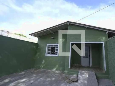 Casa para Aluguel - Setor Leste Vila Nova, 3 Quartos, 110 m2