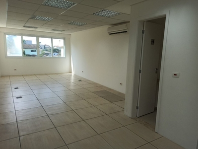 Sala em Lageadinho, Cotia/SP de 37m² para locação R$ 1.600,00/mes