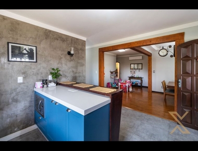 Casa no Bairro Itoupava Seca em Blumenau com 3 Dormitórios (1 suíte) e 273.12 m²