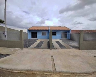 Casa a Venda no bairro Jardim Três Rios em Campo Largo - PR. 1 banheiro, 2 dormitórios, 2