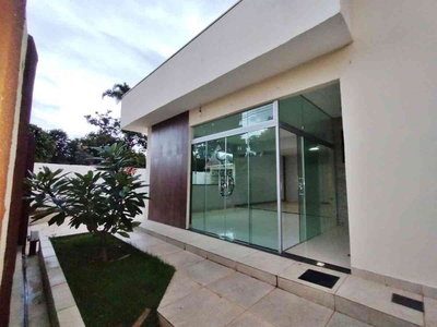 Casa com 3 quartos à venda no bairro Região dos Lagos, 1000m²